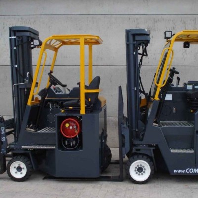 zwei Combilift im Vergleich