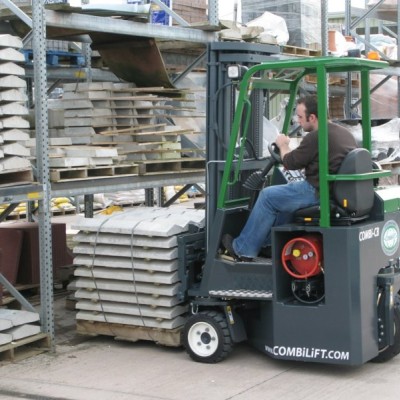 Combilift im Baustoffhandel