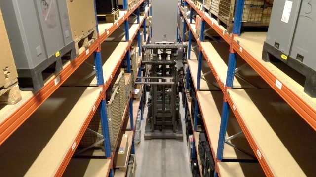 THD Schmalgangstapler: Agil und vielseitig